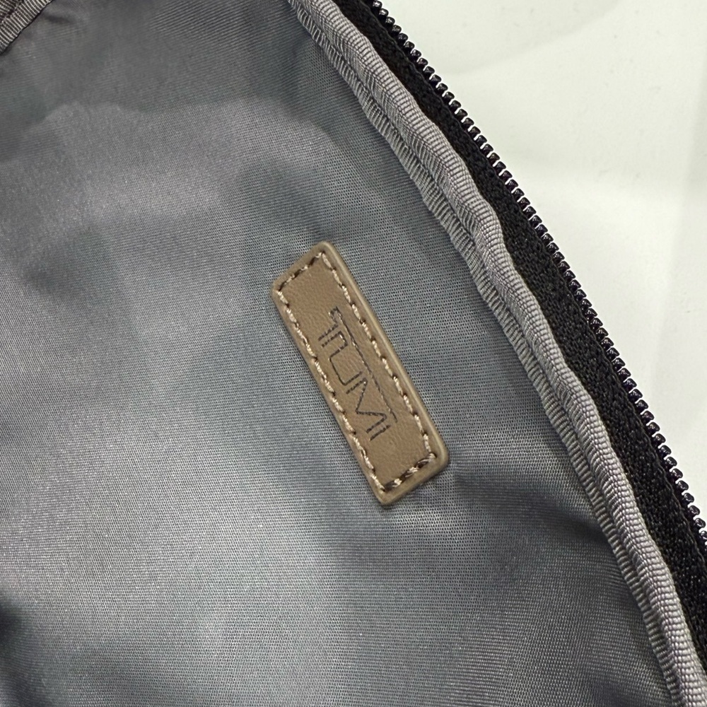 (new+tag) Tumi rare camo travel kit top handle (unisex) - Picture 6 of 11